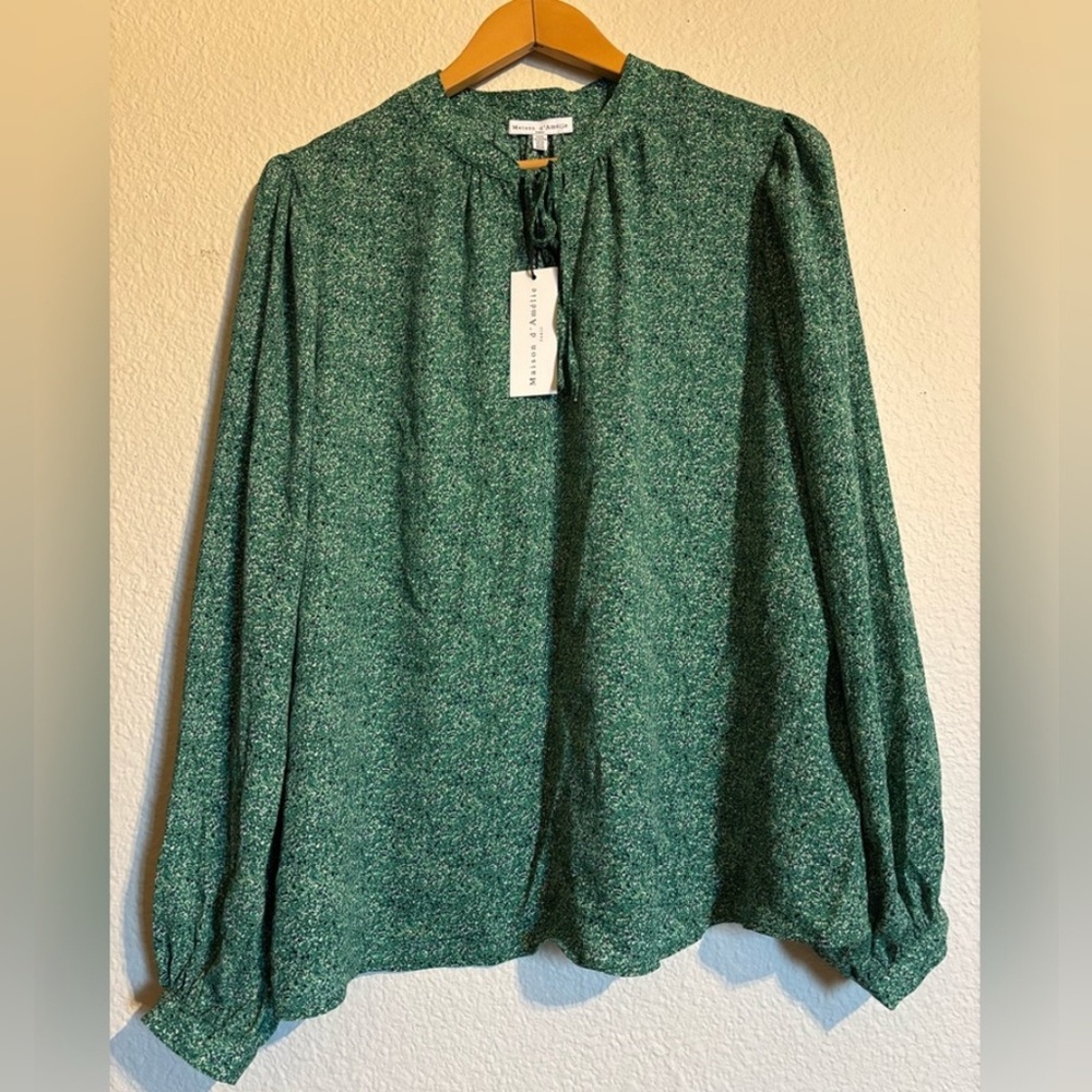 Maison D’Amelie Paris Elegant Green Blouse with Tie Neck